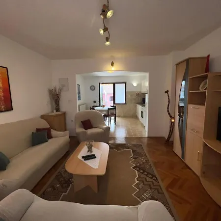 Bruna 1 Apartment