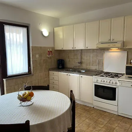 Appartement Bruna 1 *